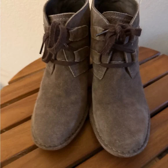 Clarks Dark Brown Suede Ankle Booties - Picture 6 of 6